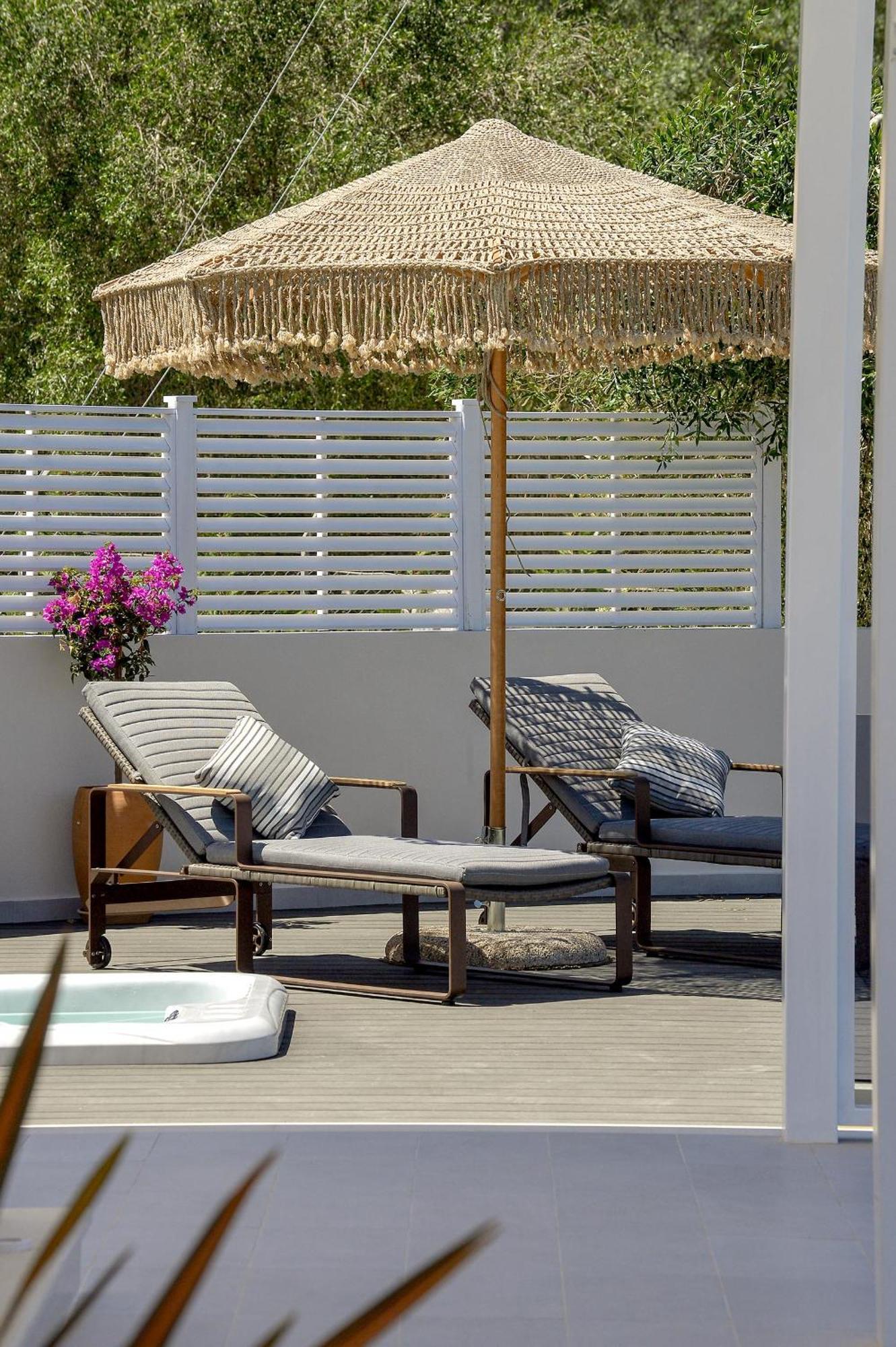 Paxos Luxury Living Junior Suites 가이오스 객실 사진